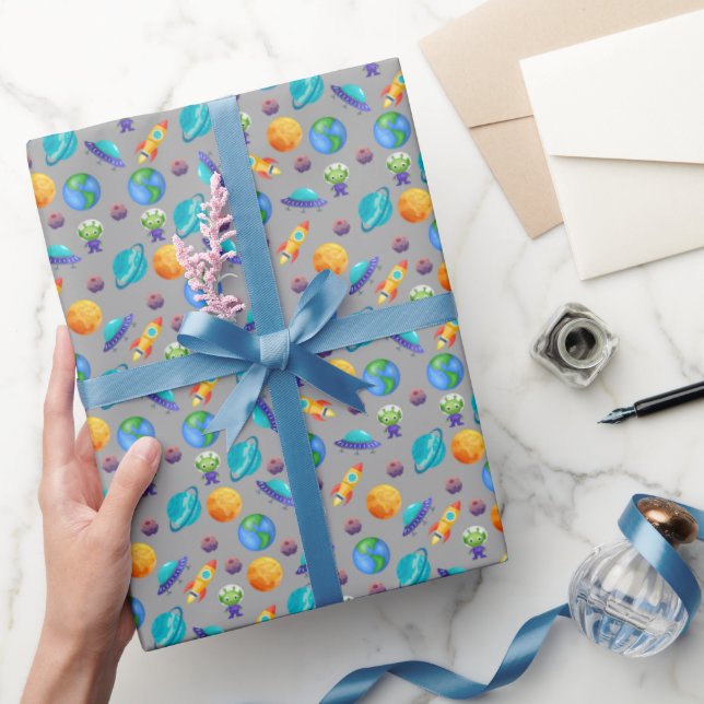 Weltraumforscher auf Grau Geschenkpapier (Schenken)