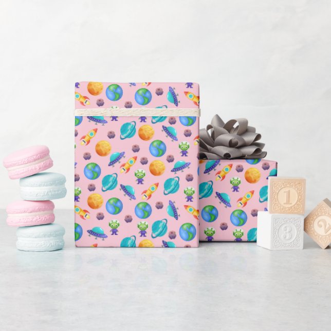 Weltraumforscher auf Light Pink Geschenkpapier (Babyparty)