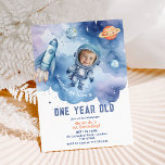 Weltraumjunge Astronautin 1. Geburtstag Foto Einladung<br><div class="desc">Outer Space Boy Astronaut 1. Geburtstag Foto Einladung Matching Artikel verfügbar.</div>