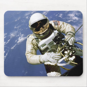 Weltraumspaziergang Mousepad