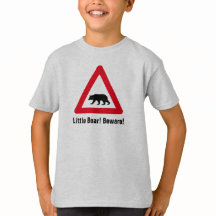 Wenig Bär! Passen Sie auf! Verkehrsschild