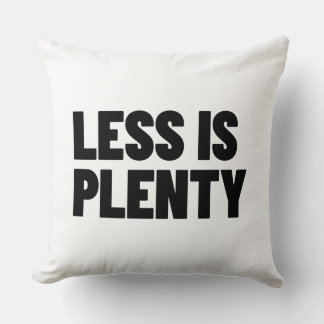 Weniger ist genug Minimalistische Streetwear-Typog Kissen