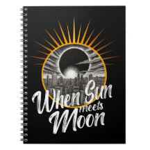 Wenn die Sonne auf den Mond trifft, strahlt die So