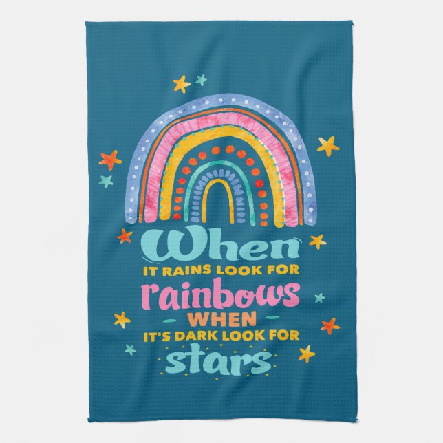 Wenn es regnet, suchen Sie nach Regenbogen Geschirrtuch (Vertikal)