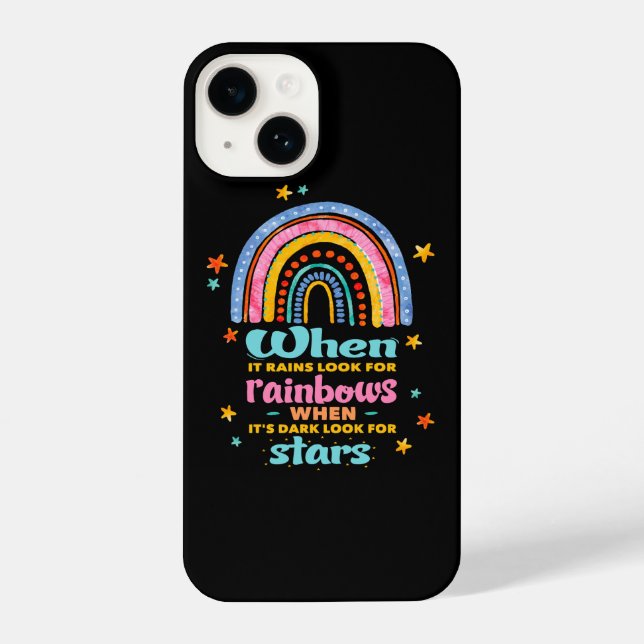 Wenn es regnet, suchen Sie nach Regenbogen iPhone 14 Hülle (Rückseite)