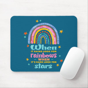 Wenn es regnet, suchen Sie nach Regenbogen Mousepad