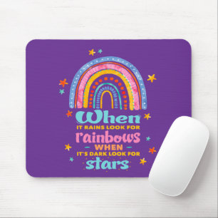 Wenn es regnet, suchen Sie nach Regenbogen Mousepad