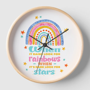 Wenn es regnet, suchen Sie nach Regenbogen Uhr