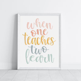 Wenn man zwei lehrt, wie man pastellfarbene Regenb Poster
