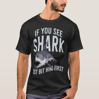 Wenn Sie Haie sehen, geben Sie ihm einfach das ers T-Shirt