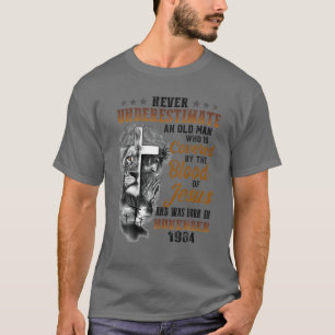 Wer von dem in Novem Geborenen Jesus-Blut bedeckt T-Shirt