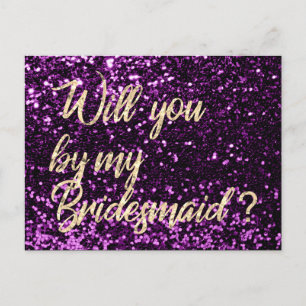 Werden Sie mein Bridesmaid Violet Plum Gold Script Einladungspostkarte