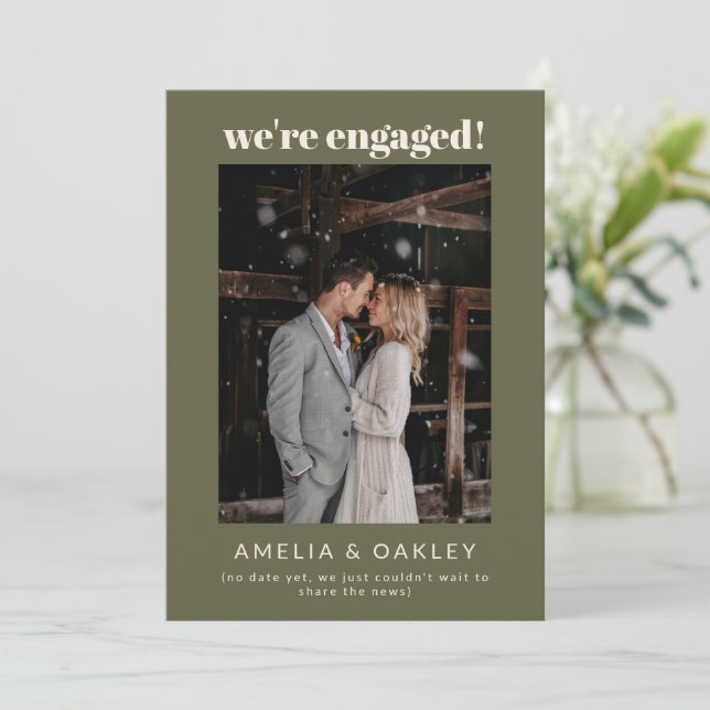 We're Engaged Minimalist Elegant Photo Olive Green Ankündigung (Stehend Vorderseite)