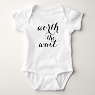 Wert den Wartezeit-Baby-Körper-Anzug Baby Strampler