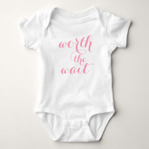 Wert den Wartezeit-Baby-Körper-Anzug Baby Strampler