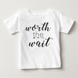 Wert die Wartezeit Baby T-shirt
