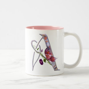 Wertvolle Schmetterlings-Initiale A Zweifarbige Tasse