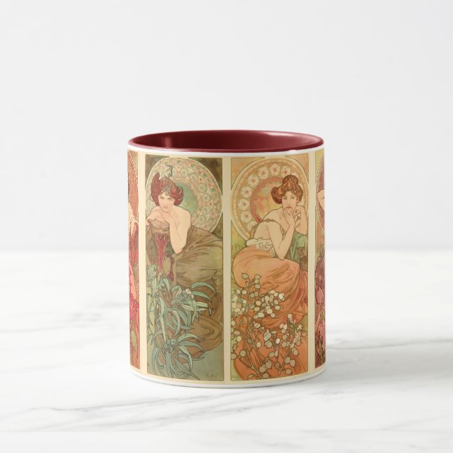 Wertvolle Steine und Blume, Alphonse Mucha Art Tasse (Zentrum)