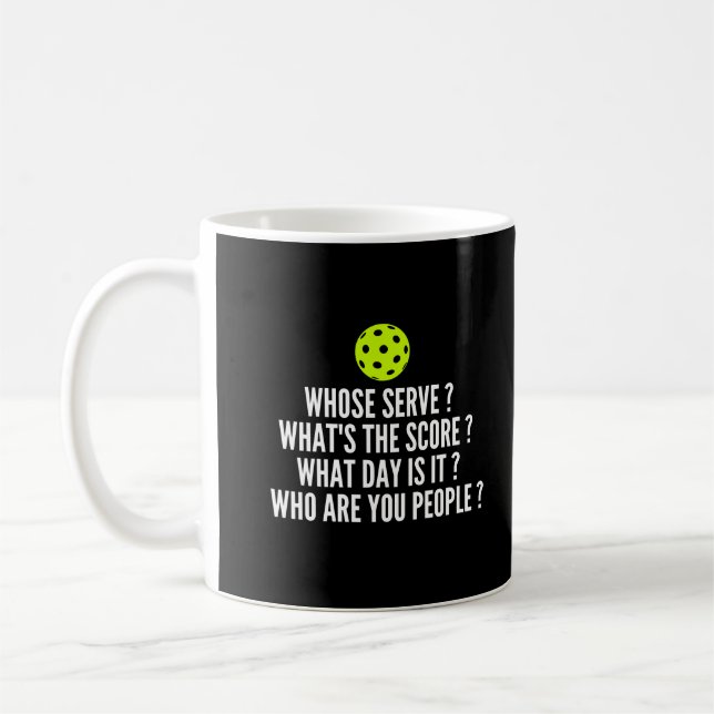 Wessen Serve? Was ist das Ergebnis? - Funny Pickle Kaffeetasse (Links)