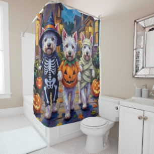 West Highland White Terrier in Halloween-Kostümen Duschvorhang