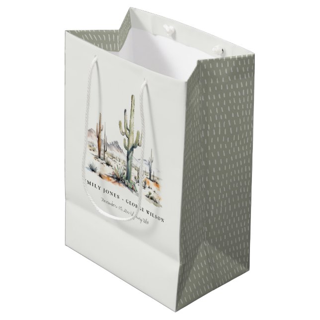 Western Boho Cactus Desert Landscape Wedding Mittlere Geschenktüte (Vorderseite Schrägansicht)