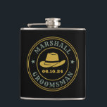 Western Cowboy Rustikales Logo Personalisierte Tra Flachmann<br><div class="desc">Personalisierte Geschenke für Trauzeugen mit Western Cowboy Thema. Dekoriert mit Cowboyhut mit Vintagem Western Schriftart. Text und Farbe können mit dem Design-Tool bearbeitet werden,  um Ihren Bedürfnissen gerecht zu werden. Holen Sie sich dieses individuelles Geschenk für Hochzeiten,  Bachelor-Party,  Verlobungsfeier oder andere besondere Anlässe.</div>