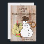 Western Cowboy Snowman Weihnachtsfeiertag Feiertagskarte<br><div class="desc">Dieses Design entstand durch digitale Kunst und kann in dem Bereich personalisiert sein, der durch das Ändern des Fotos und/oder Textes zur Verfügung gestellt wird. Oder Sie können es anpassen, indem Sie den Mausklick auswählen, um weitere Optionen anzupassen, um die Farbe des Hintergrunds zu löschen oder zu ändern, Text hinzuzufügen,...</div>