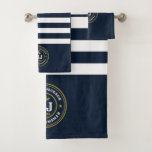 Western Cowboy Vintag Gold Monogram Trauzeugen Badhandtuch Set<br><div class="desc">Personalisierte Geschenke für Trauzeugen und Trauzeuge mit Western Cowboy Thema. Dekoriert mit Cowboyhut mit Vintagem Western Schriftart. Text und Farbe können mit dem Design-Tool bearbeitet werden,  um Ihren Bedürfnissen gerecht zu werden. Holen Sie sich dieses individuelles Geschenk für Hochzeiten,  Bachelor-Party,  Verlobungsfeier oder andere besondere Anlässe.</div>