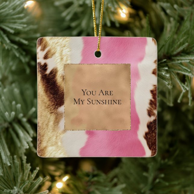 Western Pink Creme Gold Cowgirl Cowhide Keramikornament (Baum)