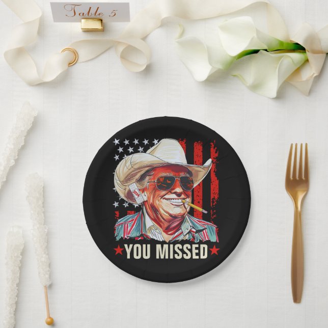 Western Trump Cowboy | Sie haben Trump 2024 vermis Pappteller (Hochzeit)