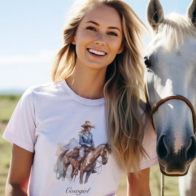 Western Watercolor Brünett Cowgirl, Custom T-Shirt (Von Creator hochgeladen)