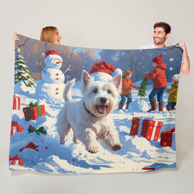 Westie läuft im Schnee mit Weihnachtshut Fleecedecke (Beispiel)