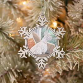 Westie Looking Out a Window Schneeflocken Zinn-Ornament