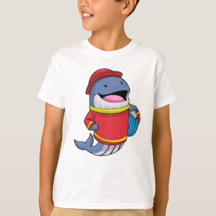 Whale als Feuerwehrmann mit Schlauch T-Shirt