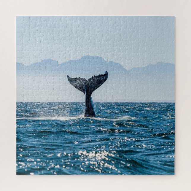 Whale Schwanz Seascape: Dramatisches Wasser. (Vertikal)