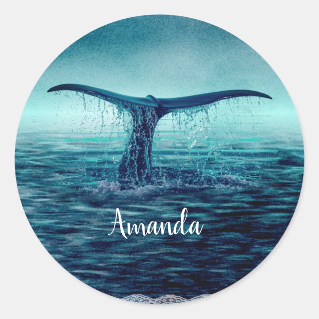 Whale-Schwanz über den Ozean Runder Aufkleber (Vorderseite)