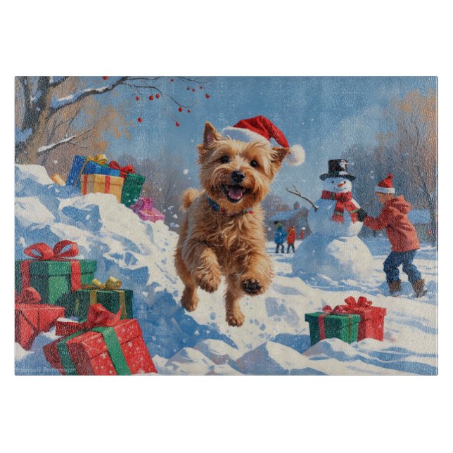 Wheaten Terrier läuft im Schnee mit Weihnachtshut Schneidebrett (Vorderseite)