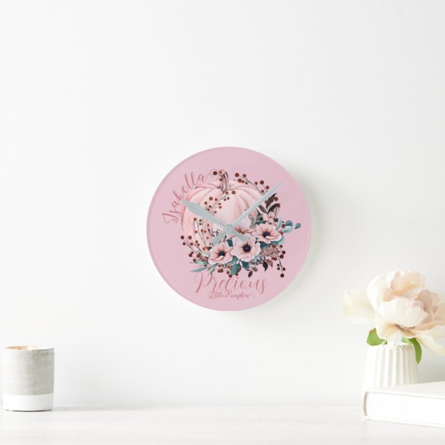 Whimsical Autumnal Pink Pumpkin Floral Runde Wanduhr (Zuhause)