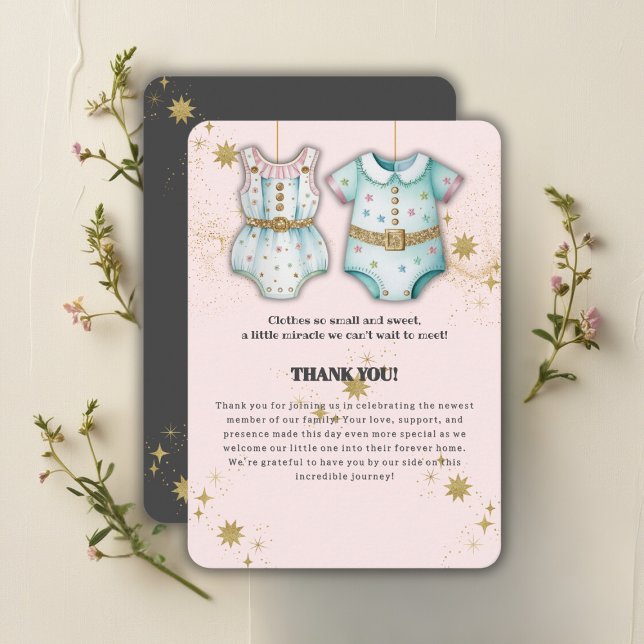 Whimsical Baby Clothes Gender Neutral Baby Dusche Dankeskarte (Von Creator hochgeladen)