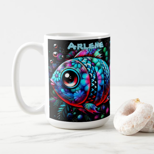 Whimsical Big-Eyed Fish Nautical Personalized Kaffeetasse (Mit Donut)