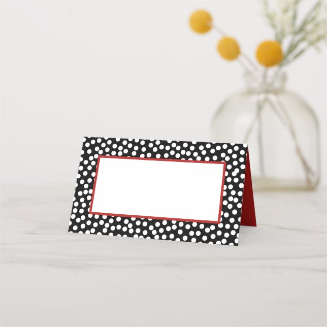 Whimsical Black and White Polka Dots mit Rot Platzkarte (Vorderseite)
