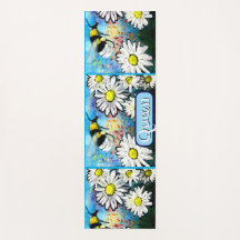 Whimsical Bumble Bee in Daisies Personalisiert