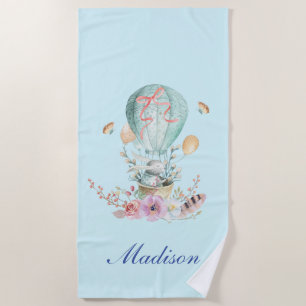 Whimsical Bunny Riding in einem Heißluftballon Strandtuch