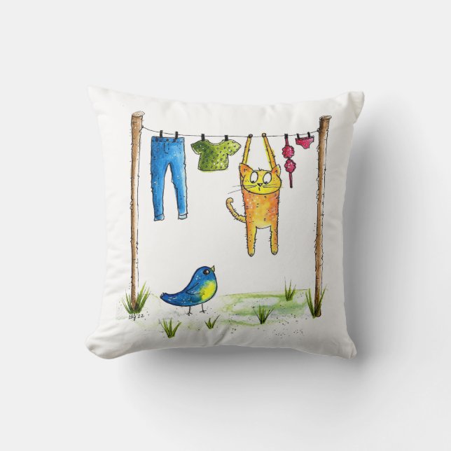 Whimsical Cat auf einer Wäscheleine Kissen (Vorderseite)