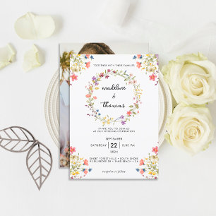 Whimsical Charm Wild Blume Wreath Foto Hochzeit Einladung