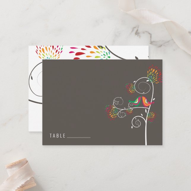 Whimsical Colorful Kissing Summer Birds Wedding Platzkarte (Vorderseite/Rückseite Beispiel)