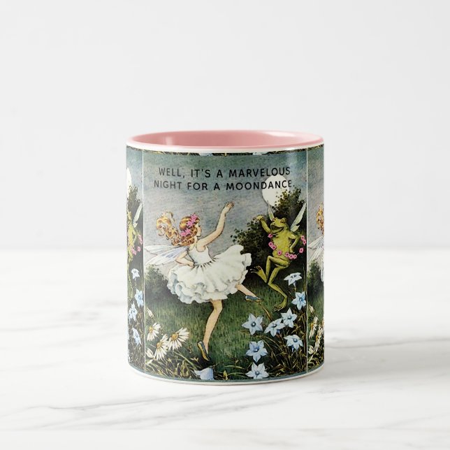 Whimsical Fairy and Frog Dancing Zweifarbige Tasse (Mittel)