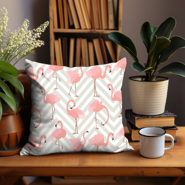 Whimsical Flamingos and Chevrons Pattern Kissen (Von Creator hochgeladen)