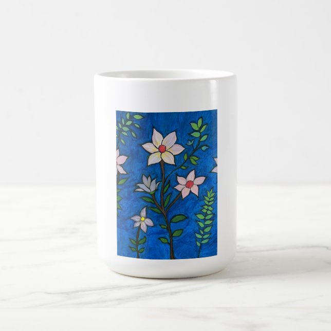 Whimsical Flowers with Blue Background  Kaffeetasse (Mittel)