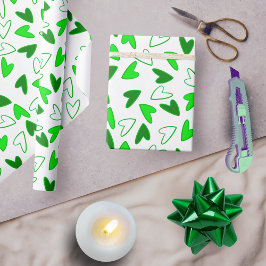 Whimsical Fun Green Hearts Muster Geschenkpapier